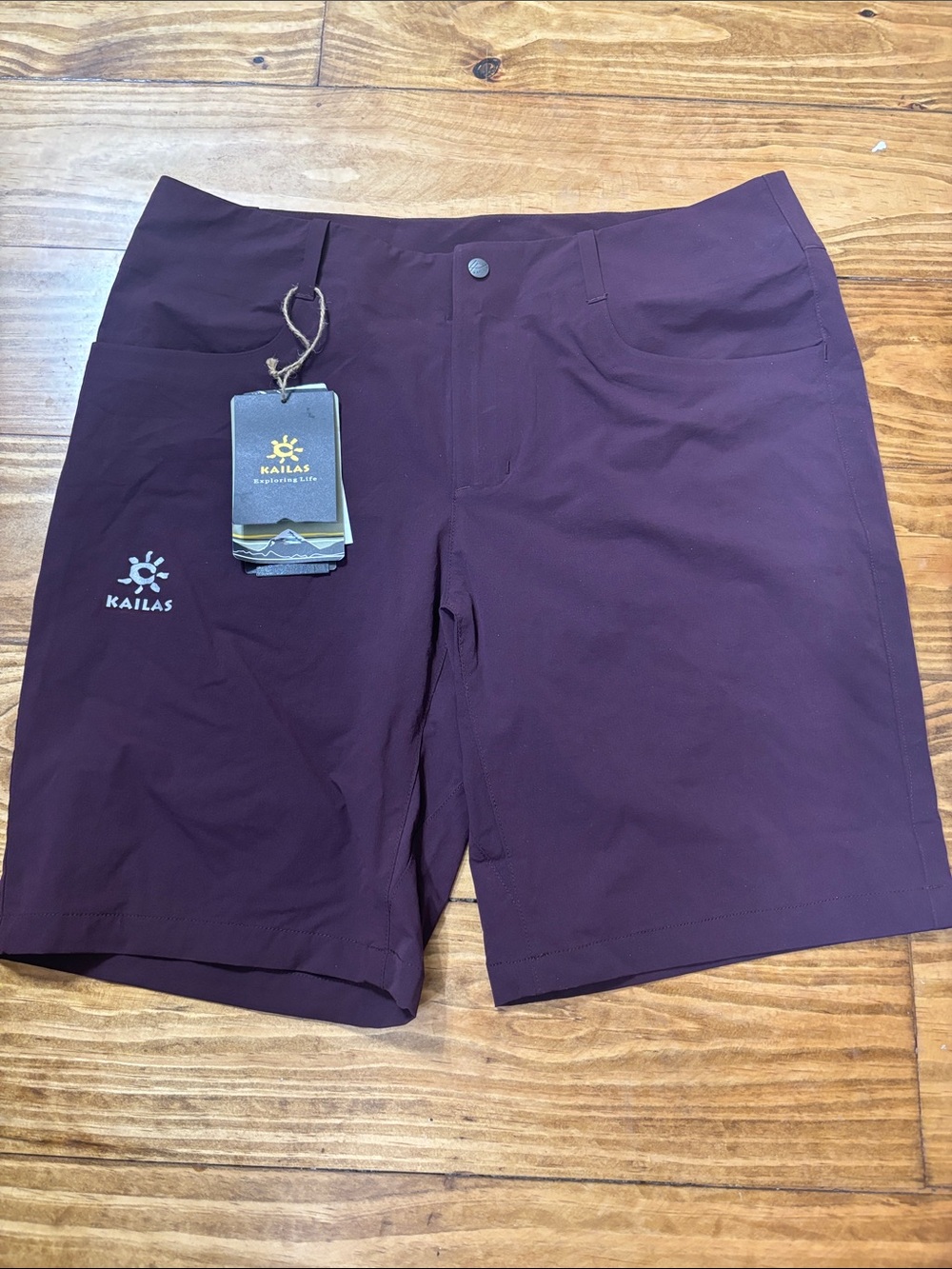 NWT Kailas Women’s Large Rock Climbing Outdoor Shorts in Deep Plum Purple Color